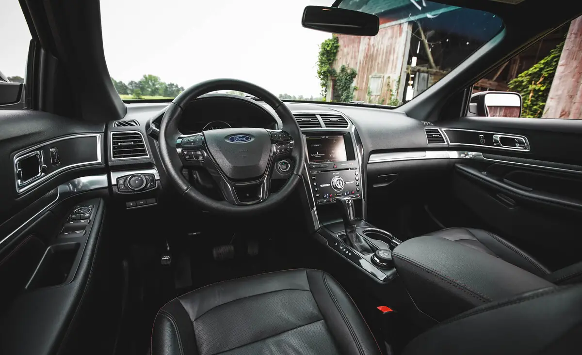 2016-Ford-Explorer-Sport-Interior.jpg