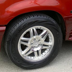 Moven 18x9" M13 Mercedes wheels