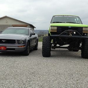 Mustang_and_Explorer_1